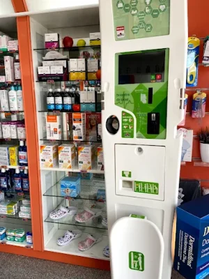 Medicamentos en exposición en Almatriche Farmacia